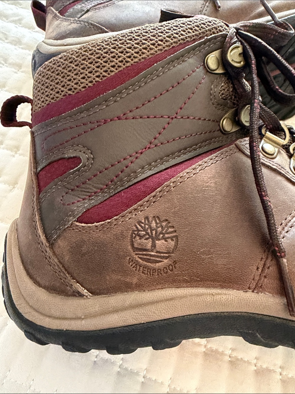 Timberland Women's 7.5 Norwood Mid Waterproof Hiking Boot - Picture 3 of 10